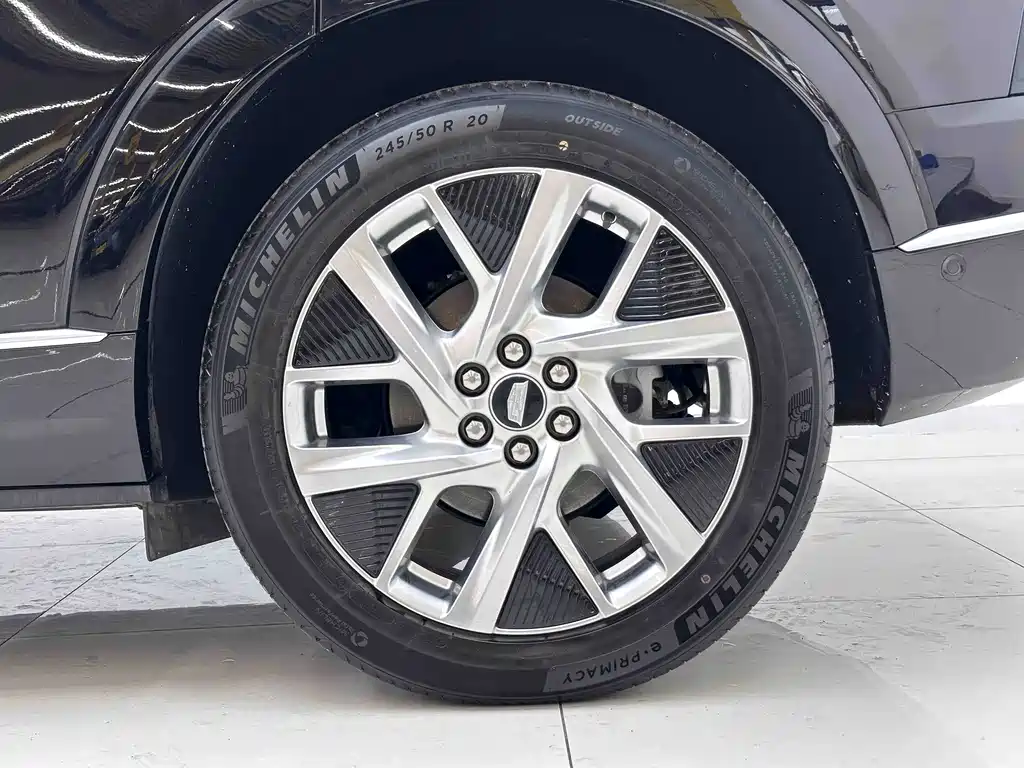 Cadillac IQ — миниатюра 3