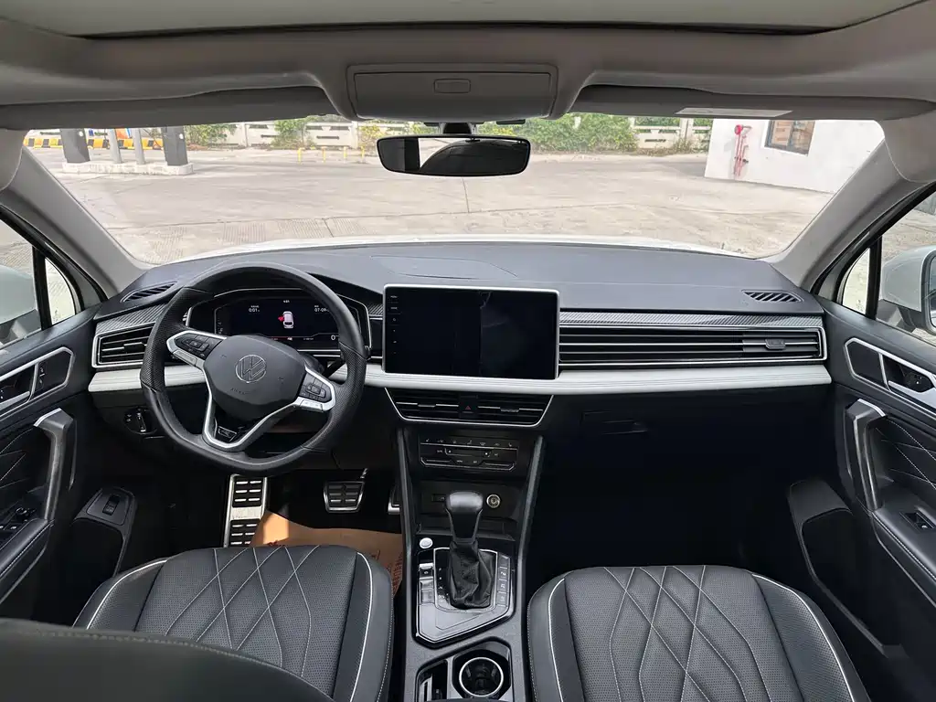 Volkswagen Tiguan L — миниатюра 6