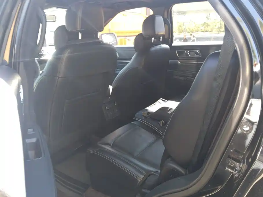 Ford Explorer (Import) — миниатюра 11