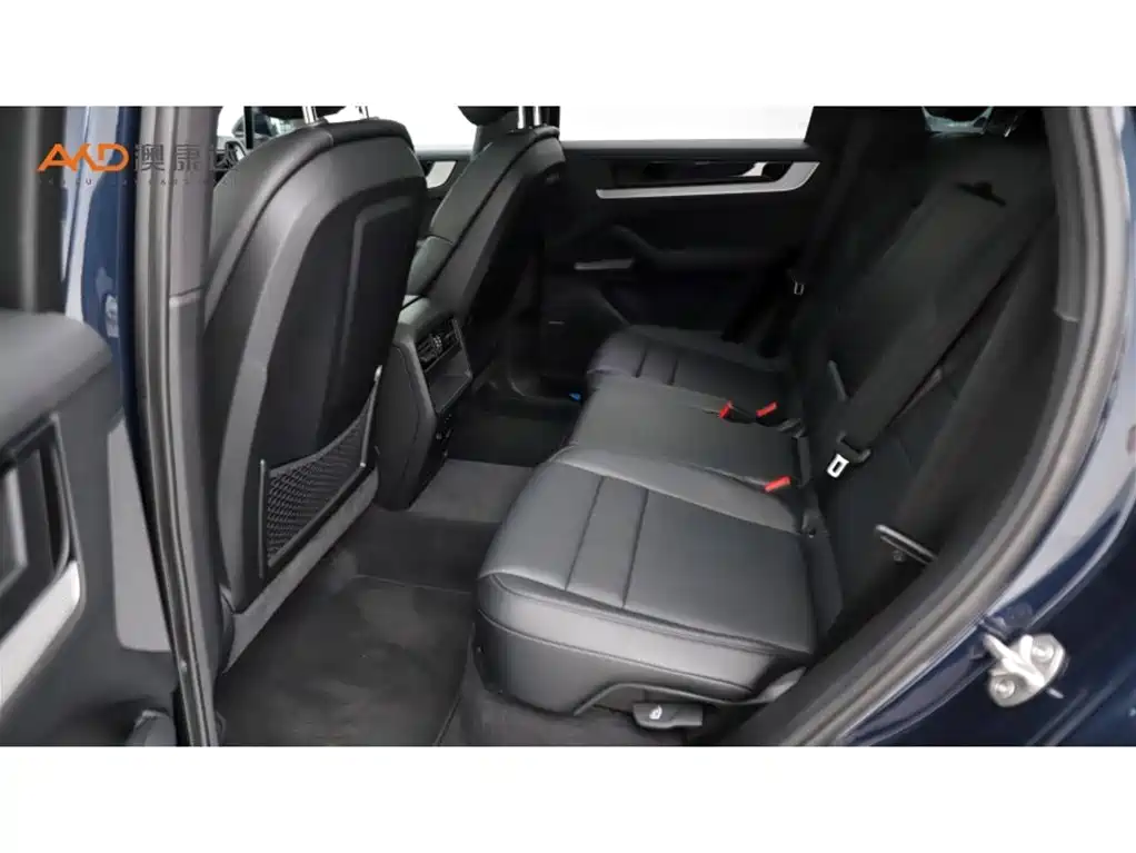 Porsche Cayenne — миниатюра 7