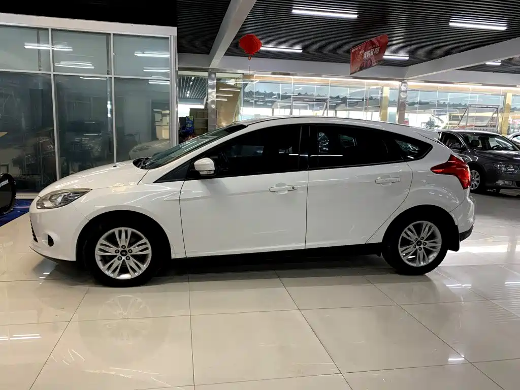 Ford Focus — миниатюра 10