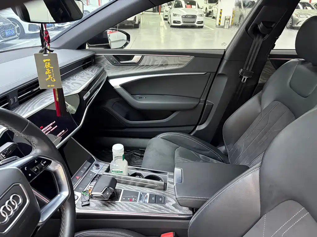 Audi A7L — миниатюра 8