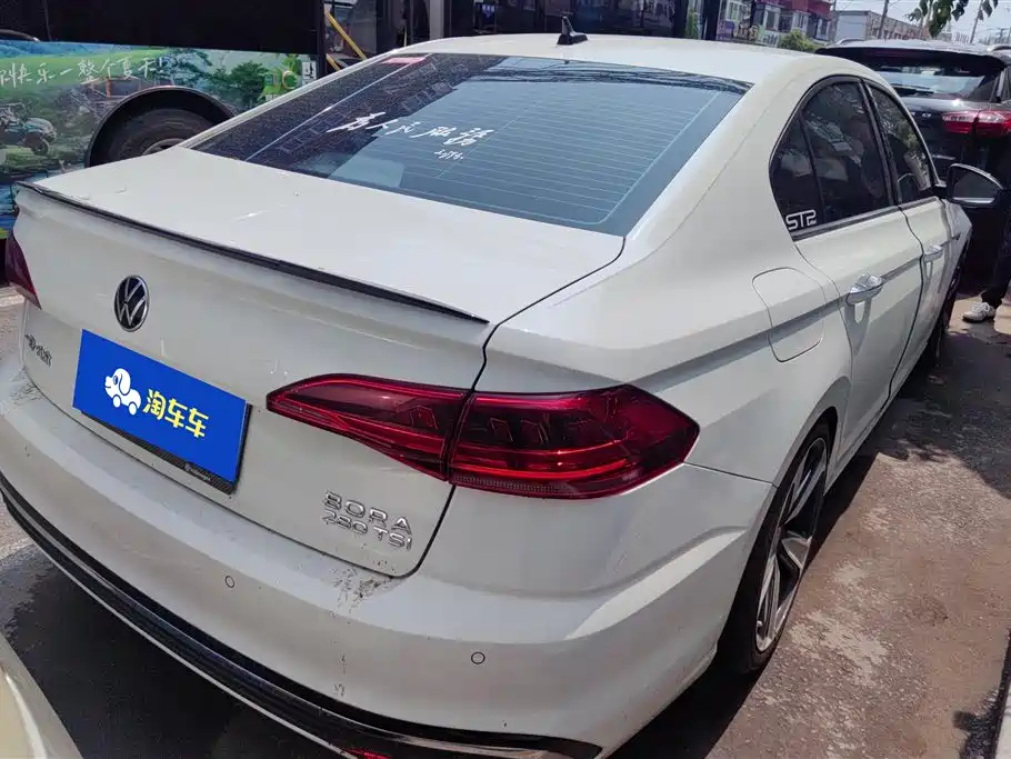 Volkswagen Bora 2023 280TSI DSG