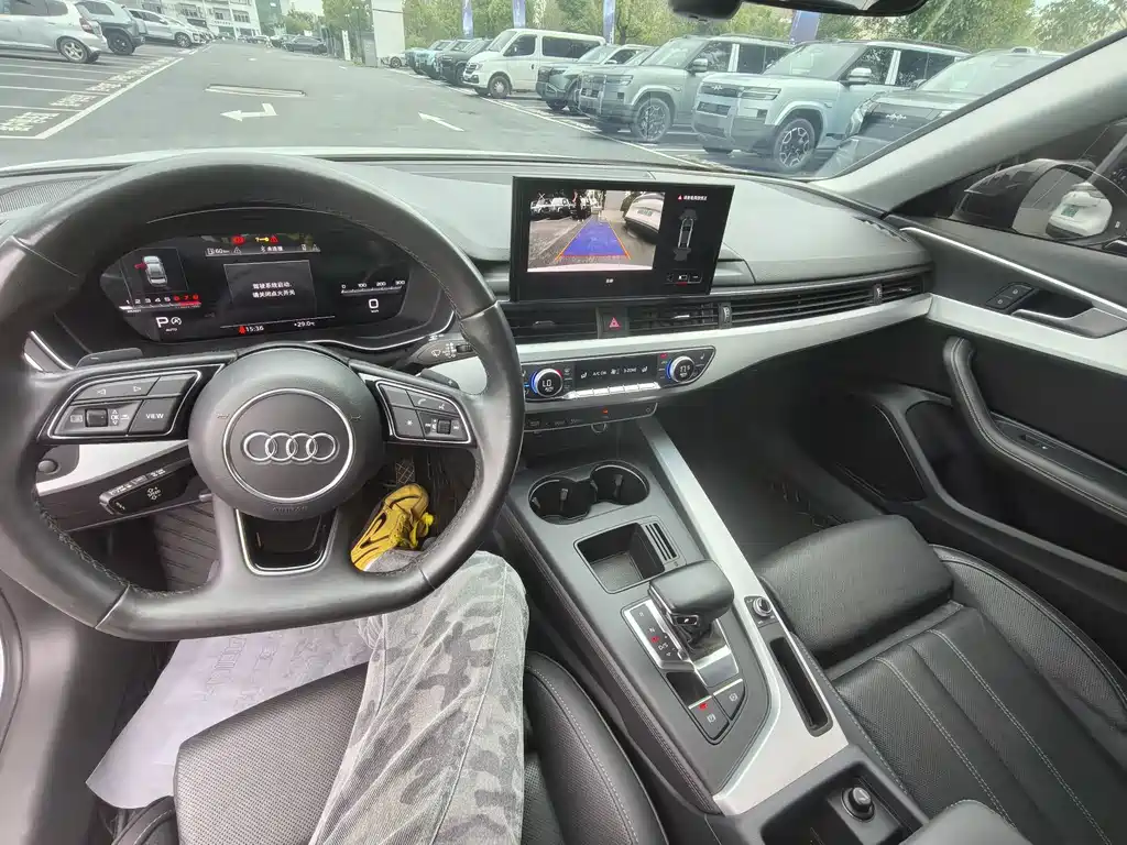 Audi A4L 2024 40 TFSI Luxury