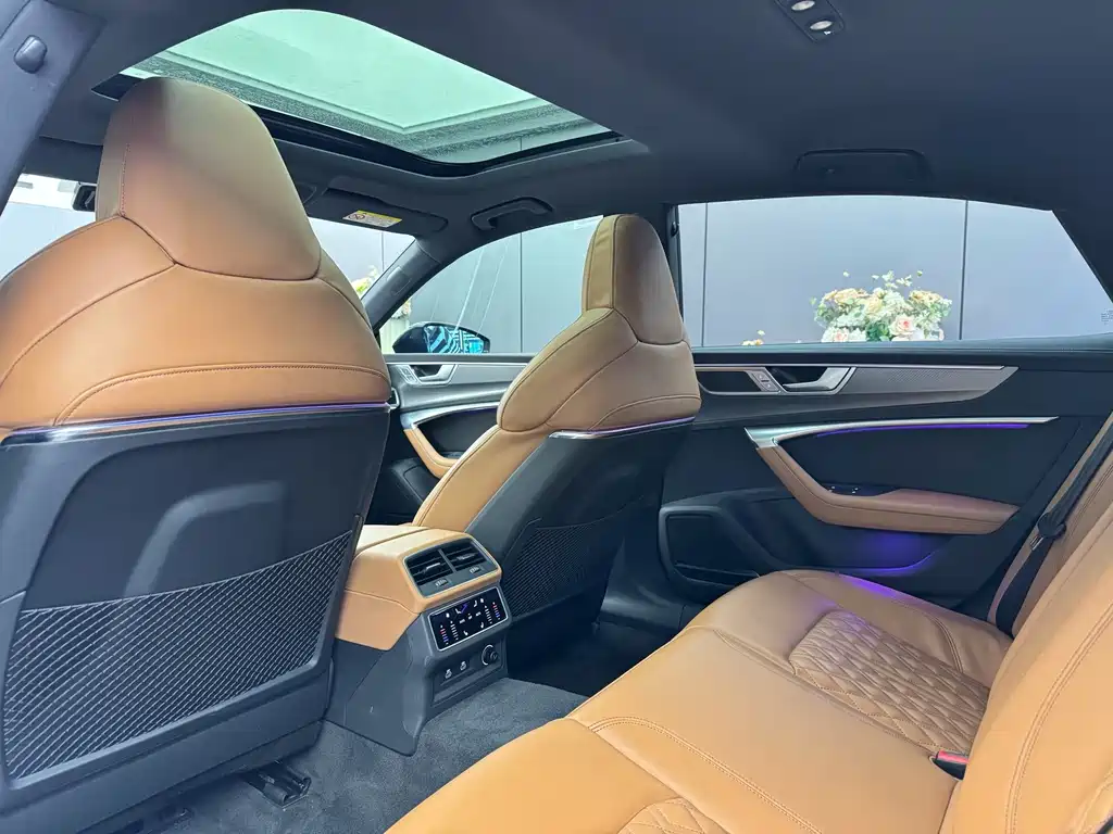 Audi A7L — миниатюра 13