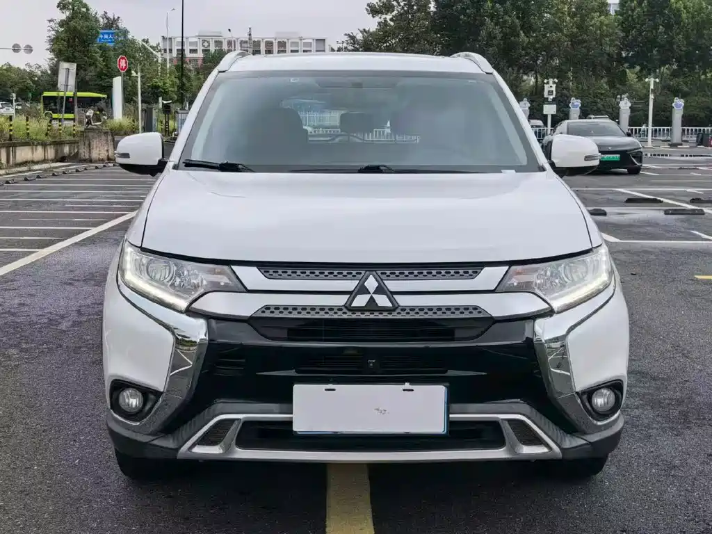 Mitsubishi Outlander — миниатюра 2