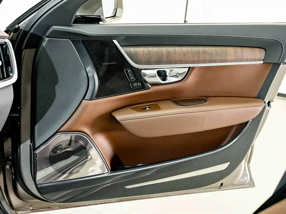 Volvo S90 — миниатюра 15