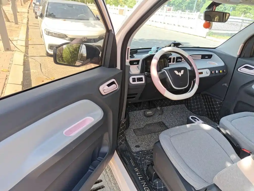 Wuling MINIEV — миниатюра 16