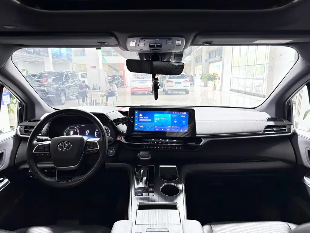 Toyota Sienna — миниатюра 13