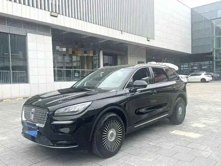 Lincoln Corsair
