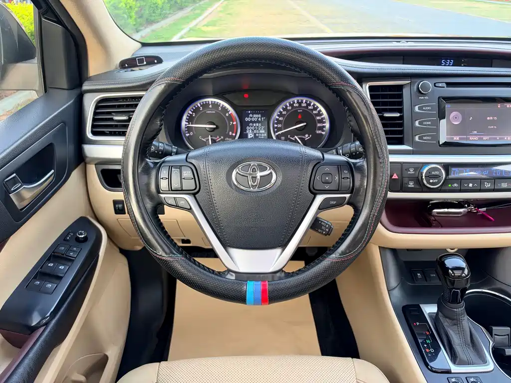 Toyota Highlander — миниатюра 15