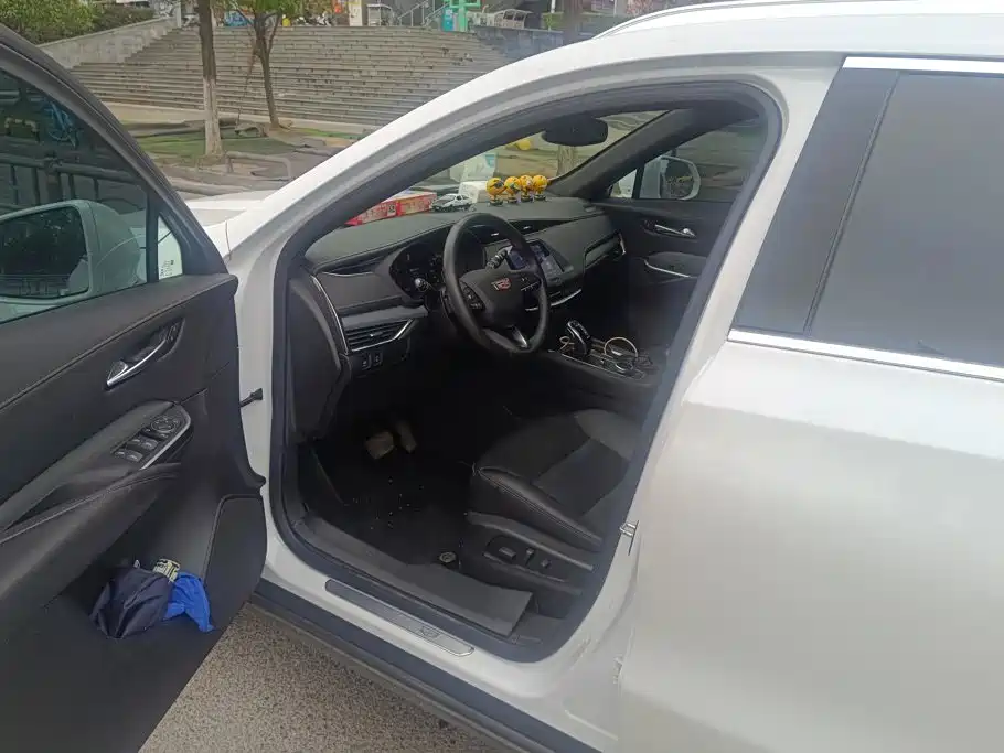 Cadillac XT4 — миниатюра 9