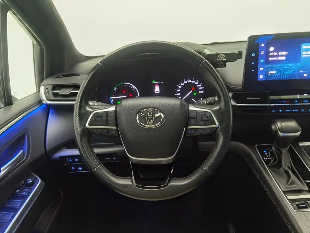 Toyota Sienna — миниатюра 11