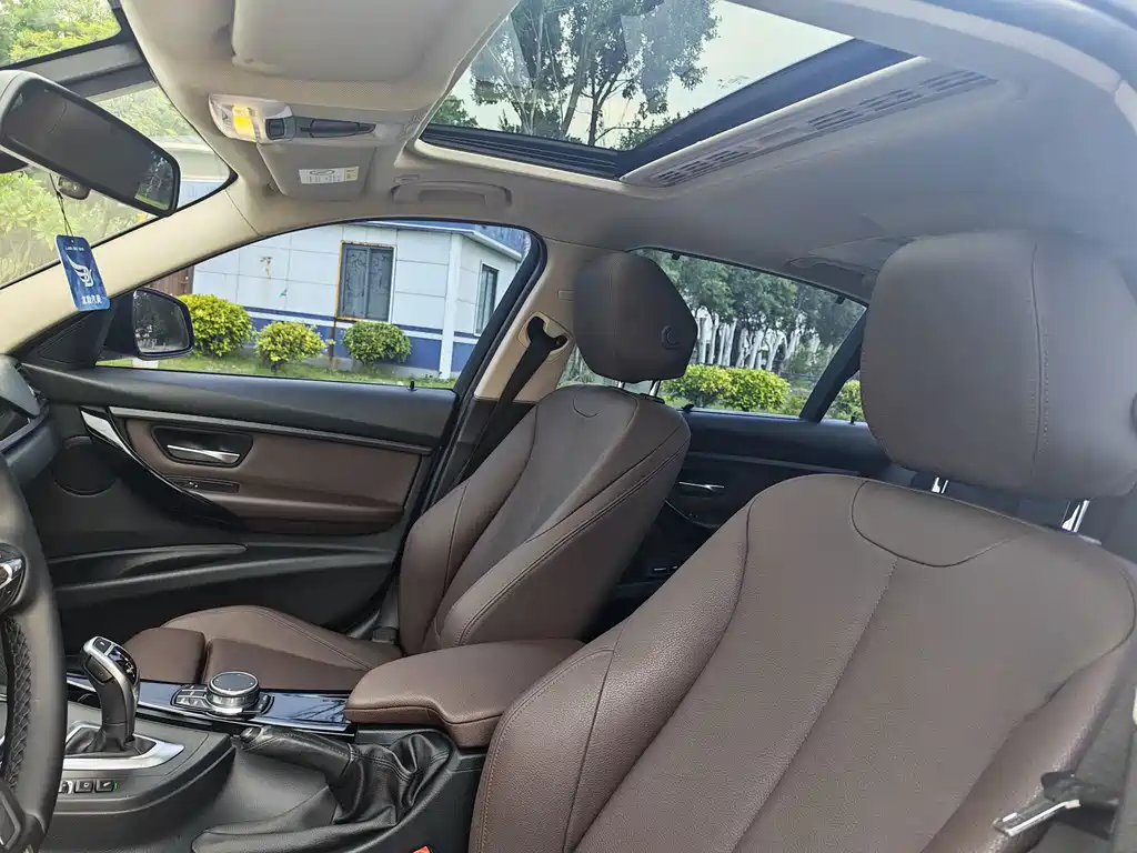 BMW 3 Series — миниатюра 17