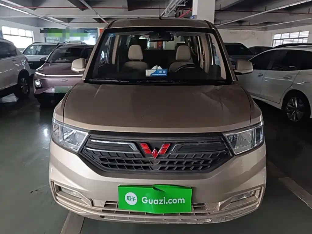 Wuling Hongguang V — миниатюра 3