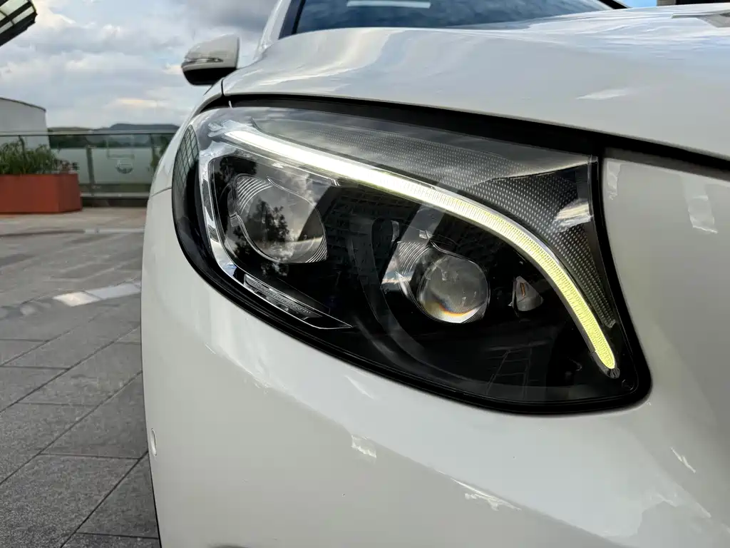 Mercedes-Benz GLC — миниатюра 8