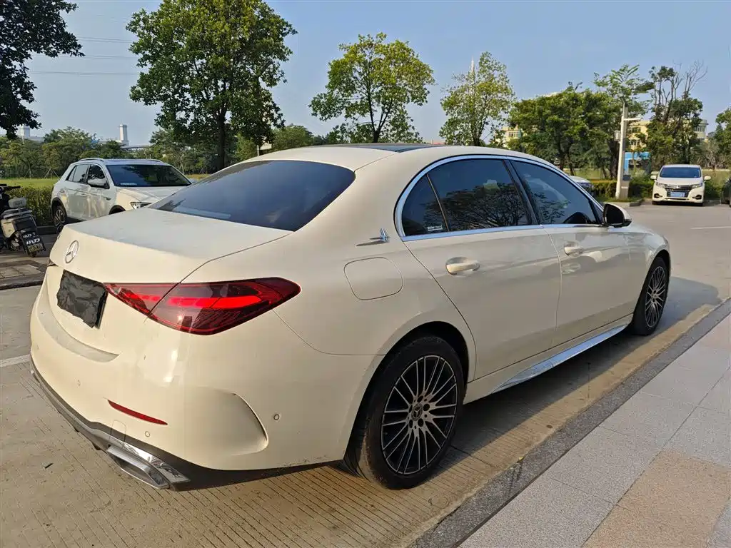 Mercedes-Benz C-Class — миниатюра 8