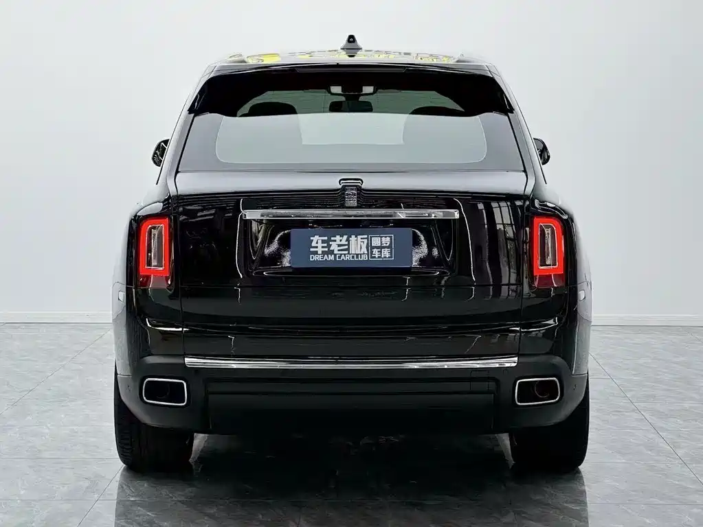 Rolls-Royce Cullinan 2024 мест