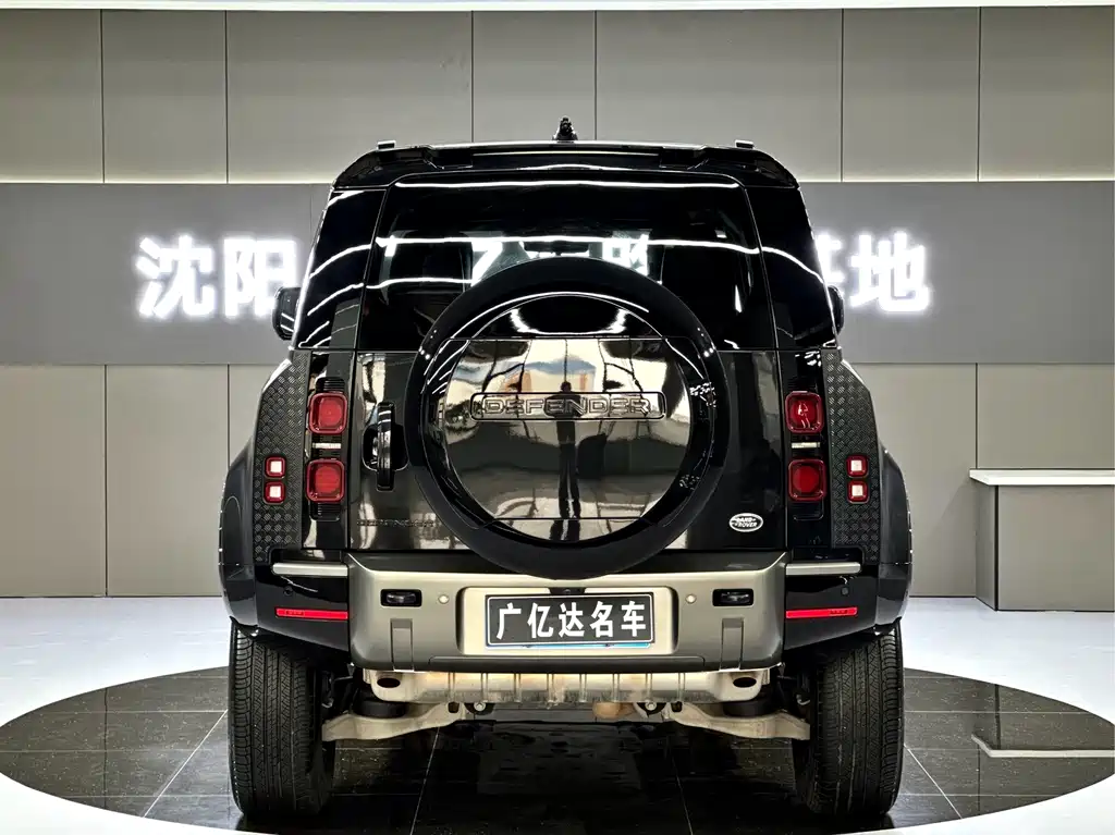 Land Rover Defender 2024 — фото 20