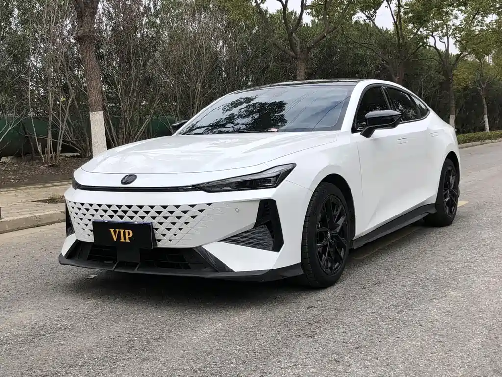 Changan UNI-V 2024