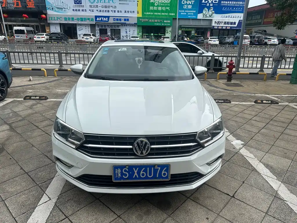 Volkswagen Bora — миниатюра 2