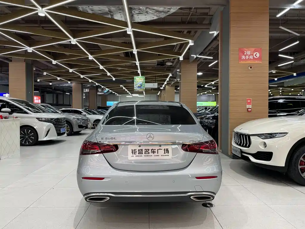 Mercedes-Benz E-Class — миниатюра 11