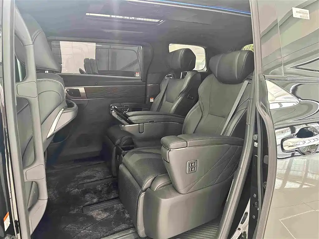 Toyota Vellfire — миниатюра 14