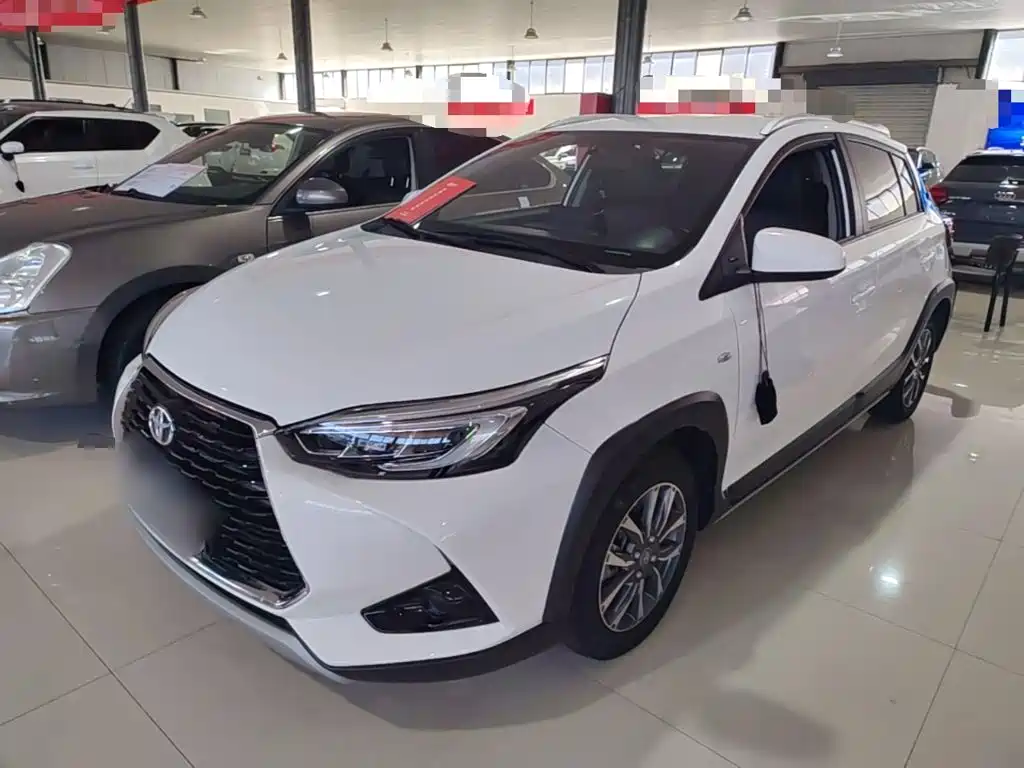 Toyota Yaris L — миниатюра 2