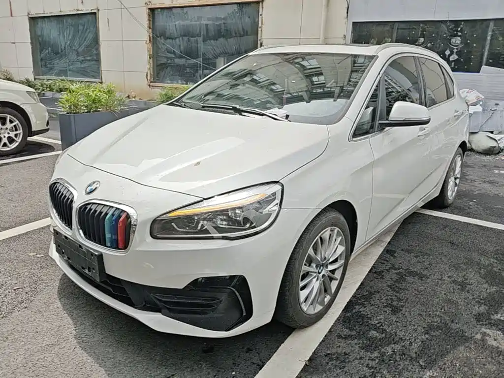 BMW 2 Series Active Tourer — миниатюра 2