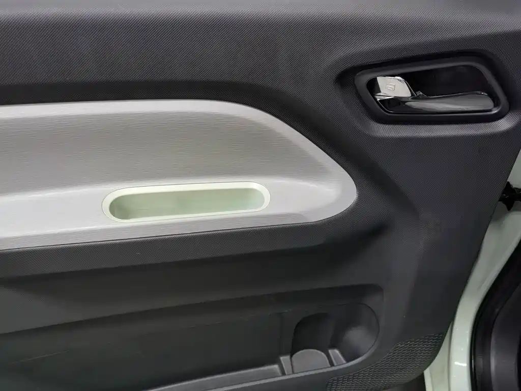 Wuling MINIEV — миниатюра 9