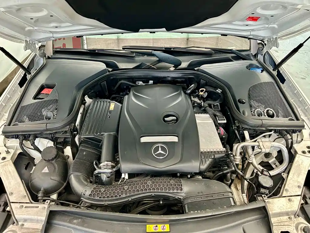 Mercedes-Benz E-Class — миниатюра 23
