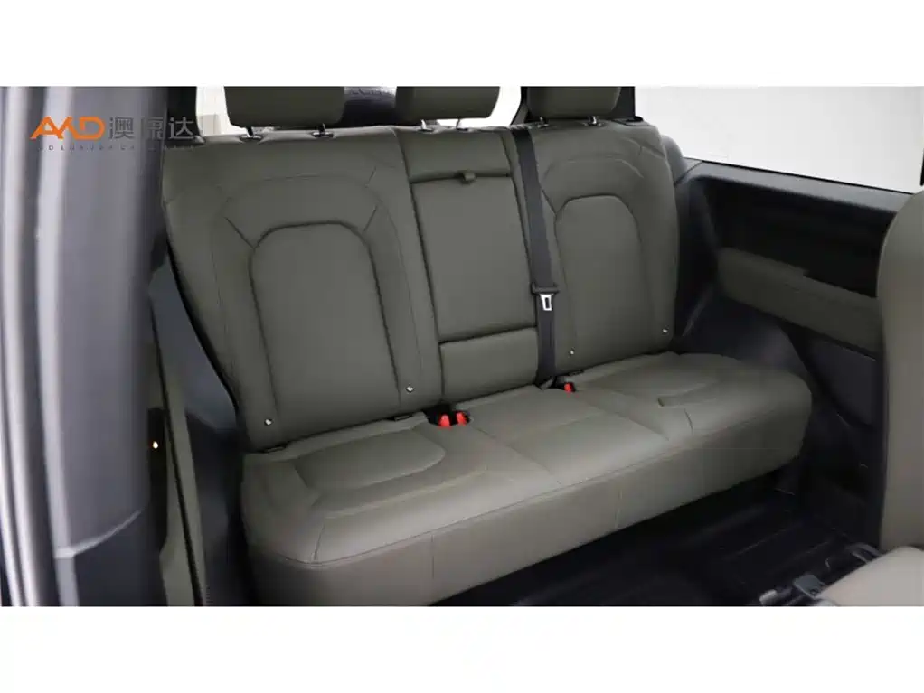 Land Rover Land Rover Defender 2023 90 2.0T P300 SE