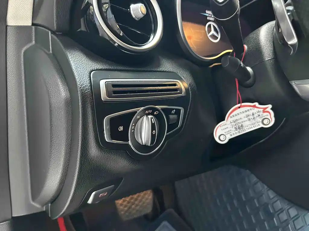 Mercedes-Benz C-Class — миниатюра 15