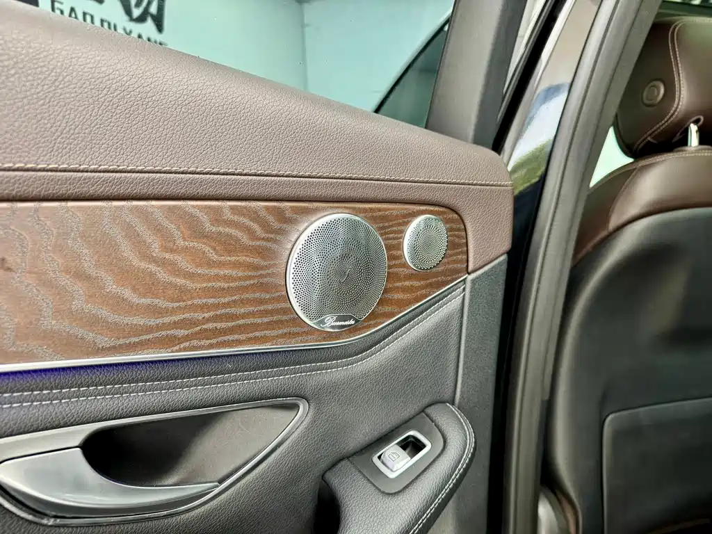 Mercedes-Benz GLC — миниатюра 11