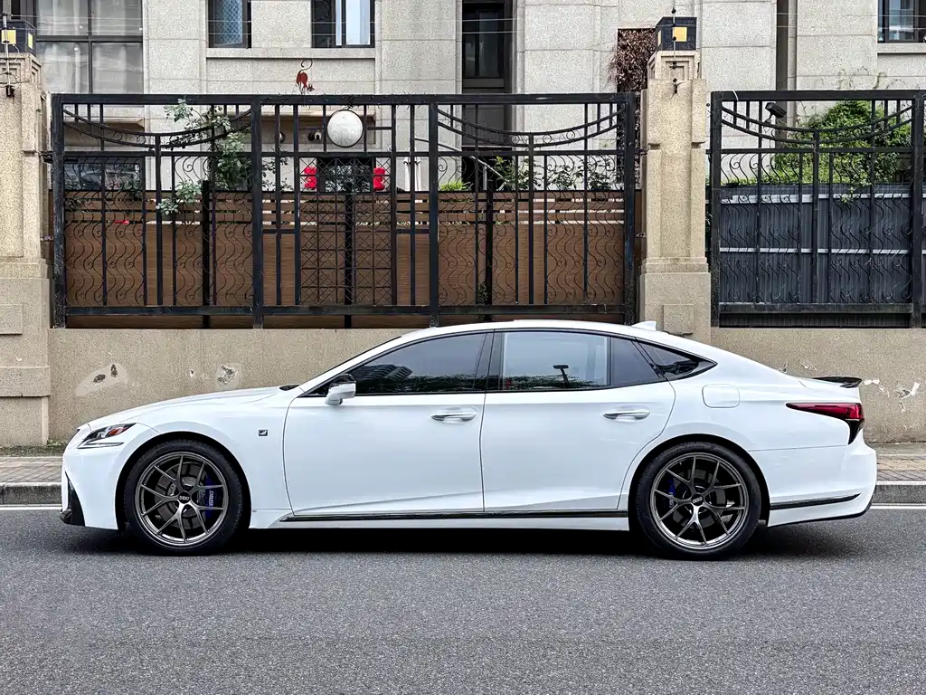 Lexus LS 2020 500h F SPORT VI