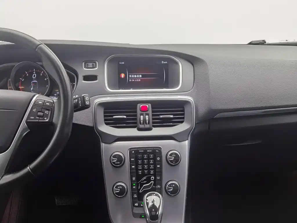 Volvo V40 — миниатюра 12