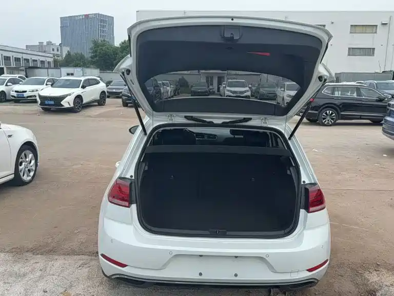 Volkswagen Golf — миниатюра 6