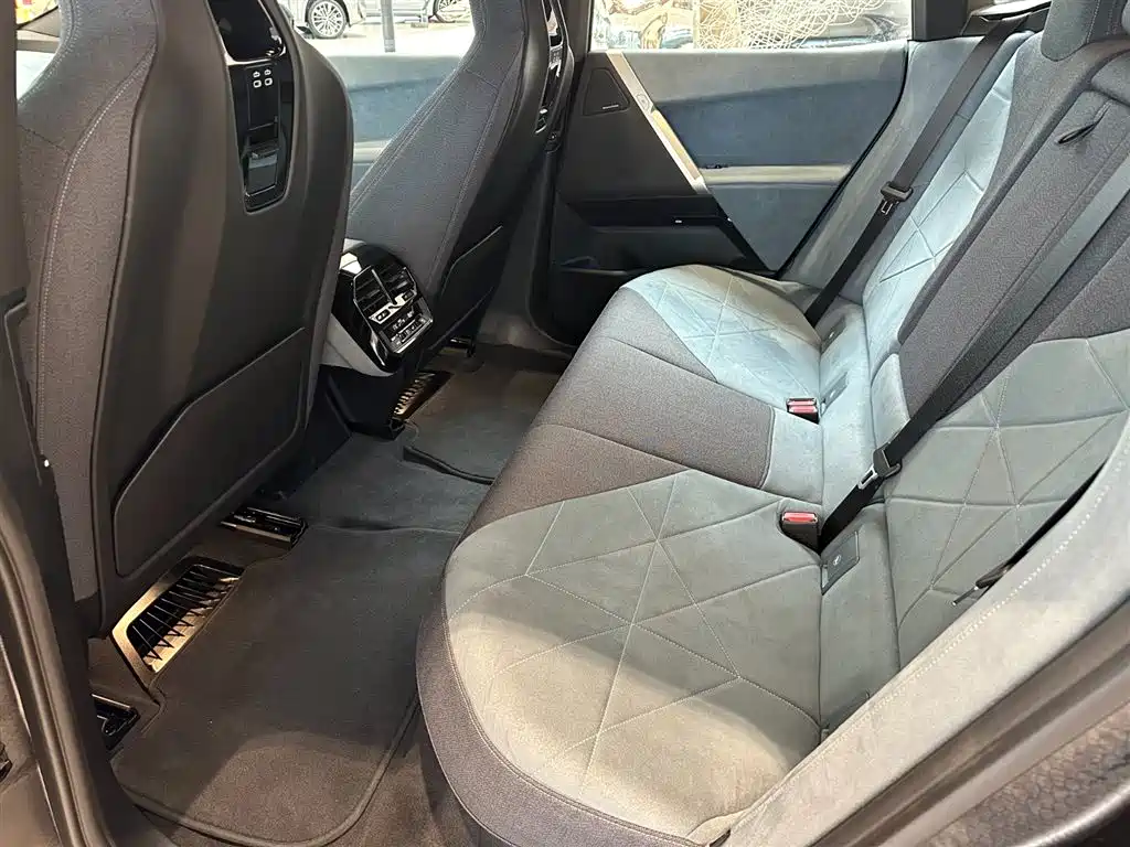 BMW iX — миниатюра 16