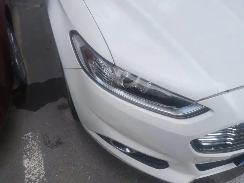 Ford Mondeo — миниатюра 7