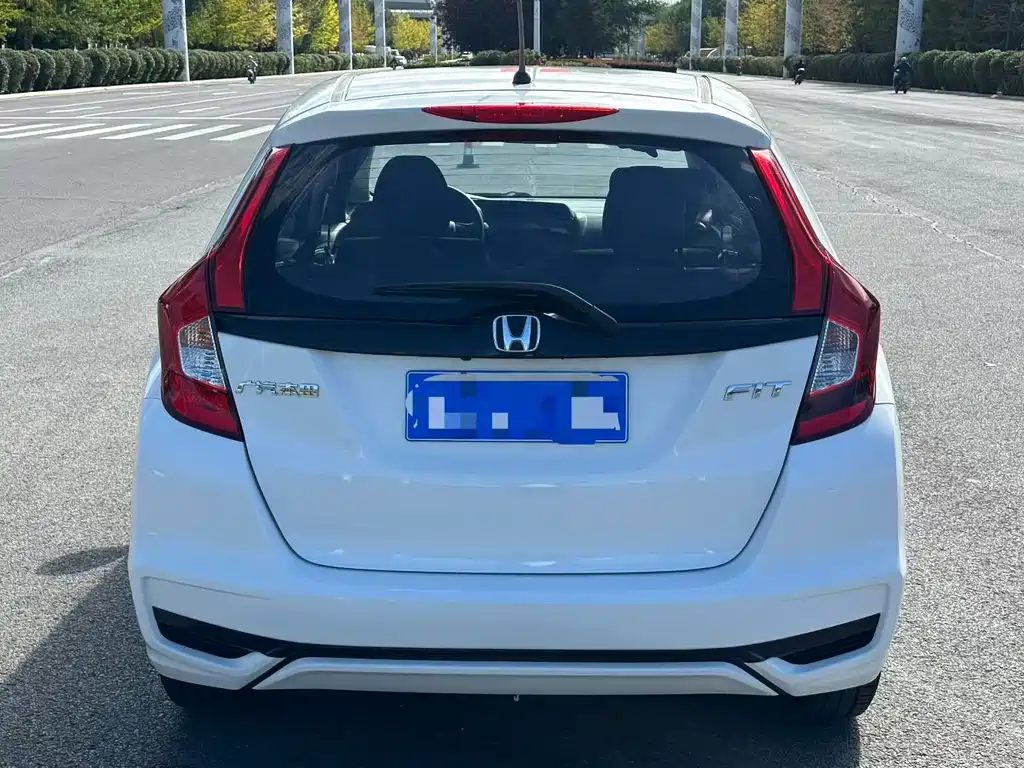 Honda Fit — миниатюра 8