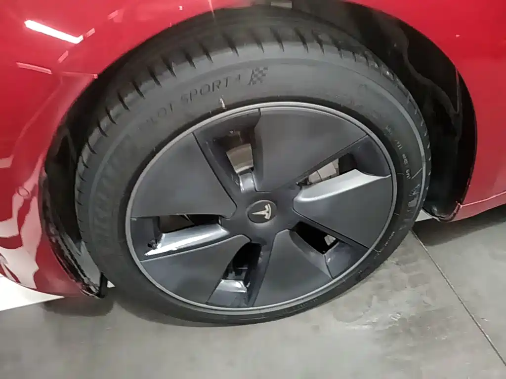 Tesla Model 3 — миниатюра 23