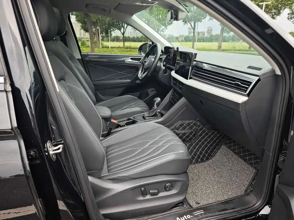 Volkswagen Tiguan L — миниатюра 10