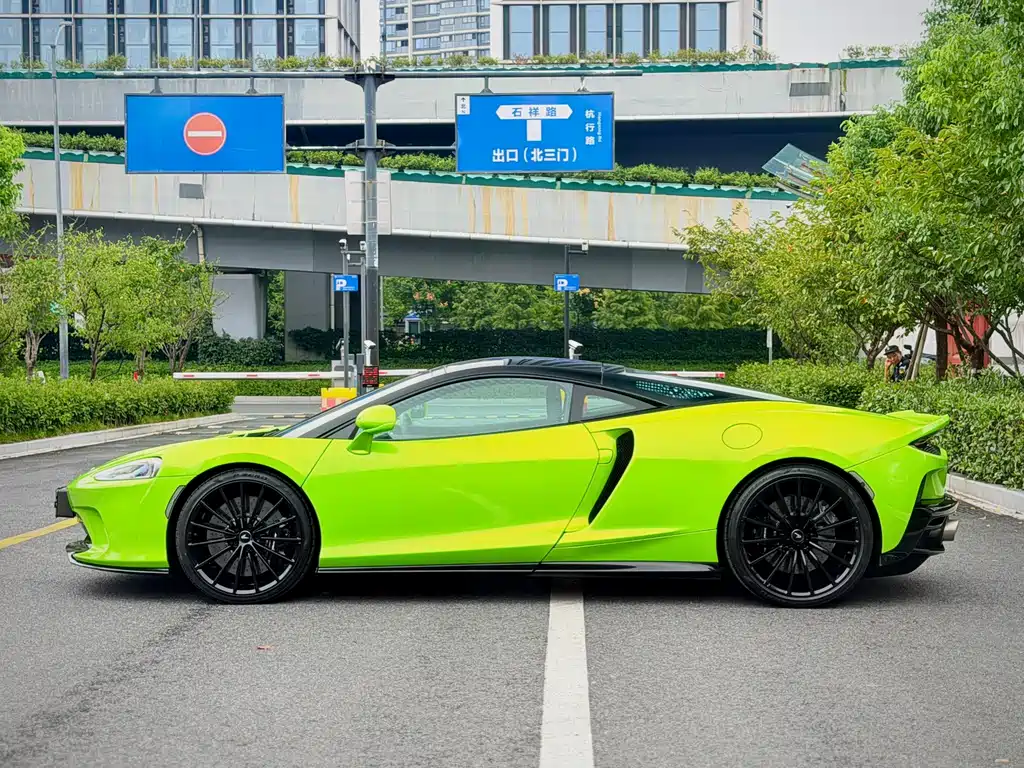 McLaren GT — миниатюра 7