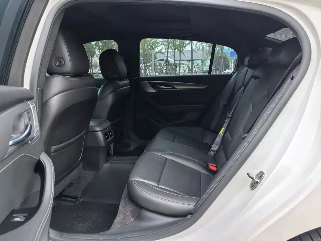 Cadillac CT5 — миниатюра 5
