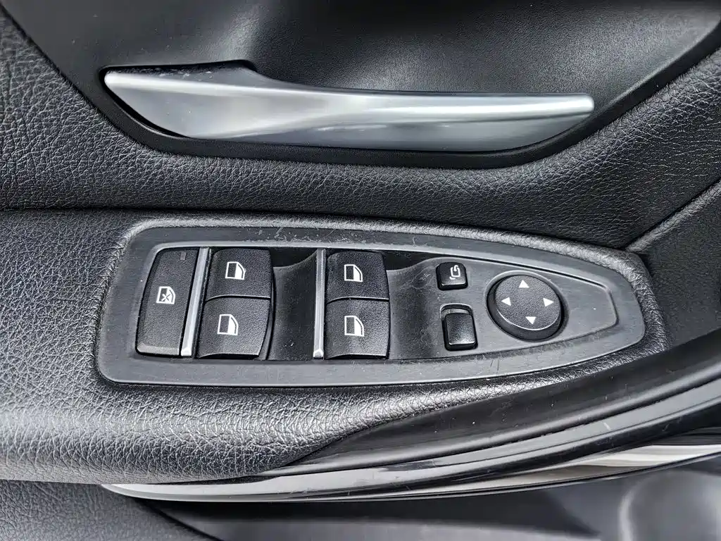 BMW 3 Series — миниатюра 9