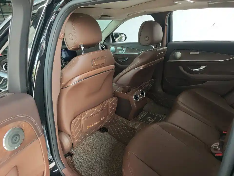 Mercedes-Benz E-Class — миниатюра 6