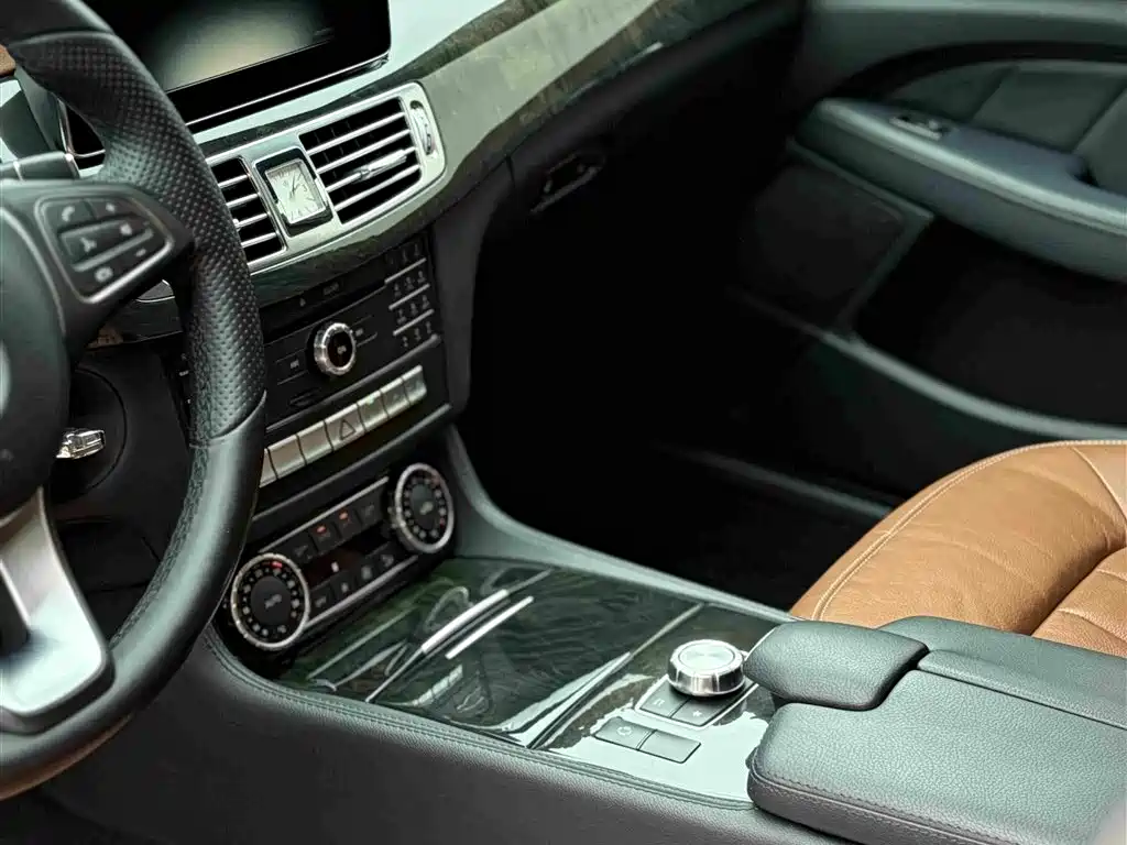 Mercedes-Benz CLS — миниатюра 10