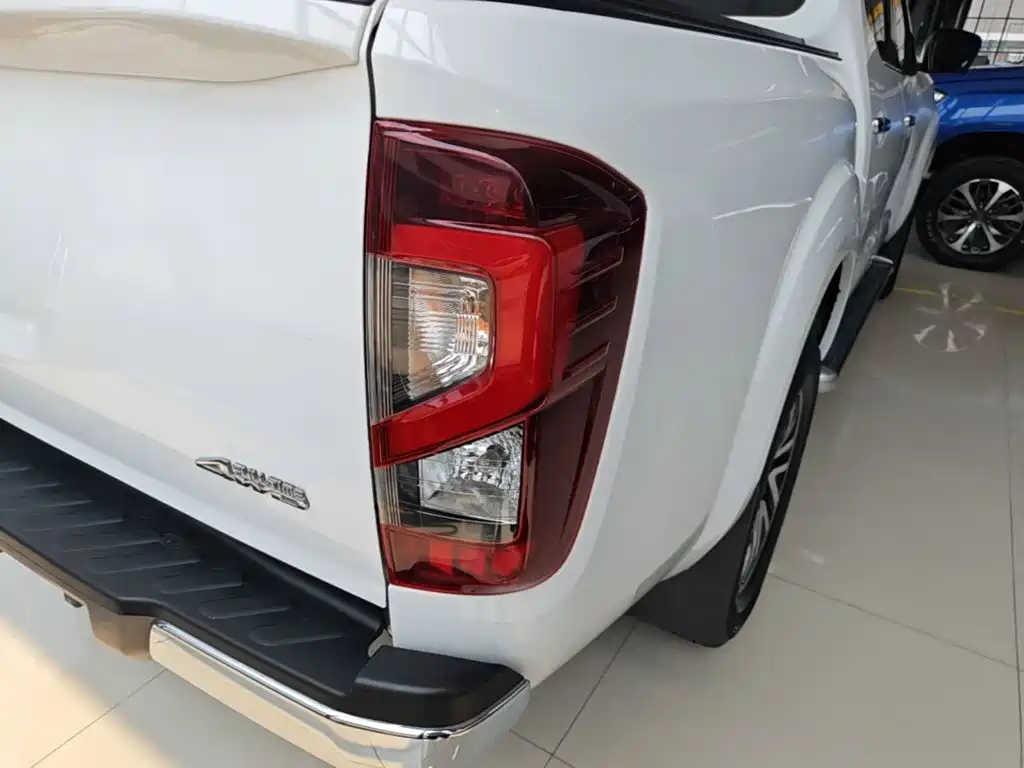 Nissan Navara — миниатюра 8