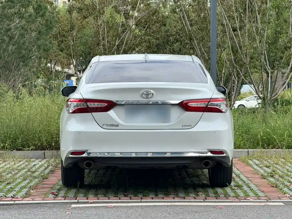 Toyota Camry — миниатюра 18