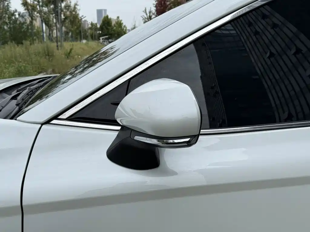 Toyota Camry — миниатюра 6